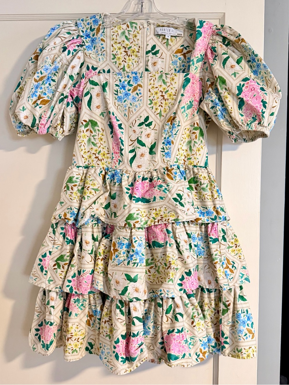Hunter Bell Porter Dress Tiered Puff-Sleeve Dress in Floral Tile | Size 8 - Picture 5 of 9